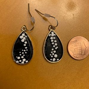 Hand painted onyx dangly earrings. New
